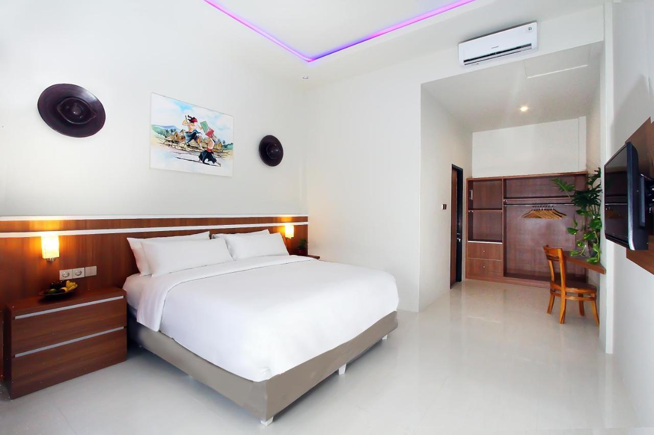 The Jumbo Homestay Kuta  Luaran gambar